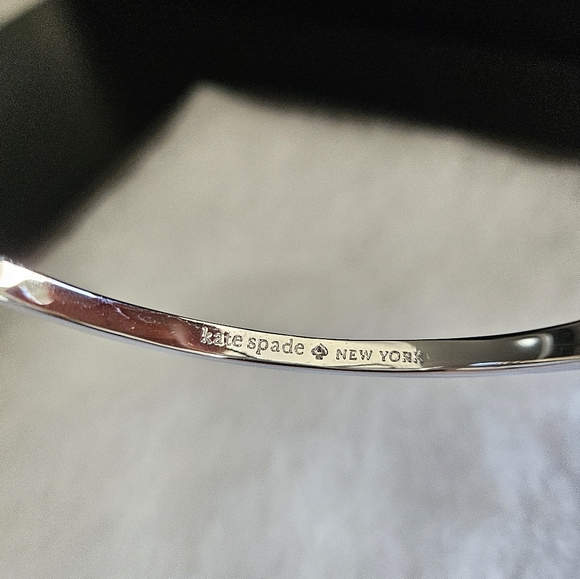 Kate Spade Silver Bow Set with Jewelry Bag - Picture 7 of 11